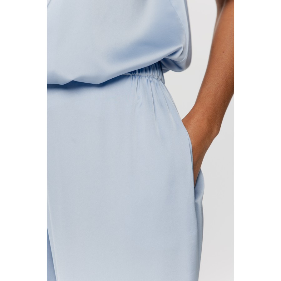 Pyjama-Set aus Satin und Spitze, bestehend aus kurzärmeligem Oberteil und Hose. 5 - www.coemi-lingerie.com 