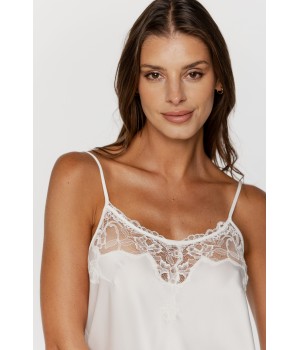 Ravissante nuisette en satin, fines bretelles et dentelles sur le buste et le bas de la robe Nuisettes - www.coemi-lingerie.com 