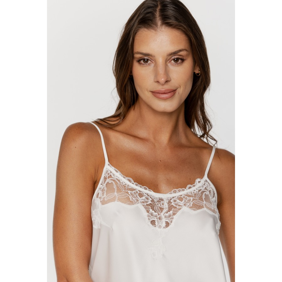 Exquisite satin nightgown with delicate straps and lace detailing on the bodice and hem 6 - www.coemi-lingerie.com 