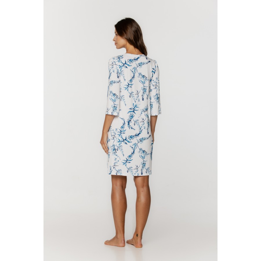 Chemise de nuit en micromodal motif fleuri avec manches ¾ et col en V Chemises de nuit - www.coemi-lingerie.com 