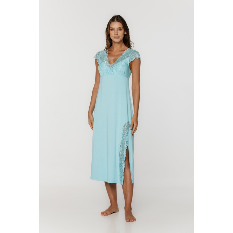 Magnifique chemise de nuit en micromodal,belle longueur fendue sur la cuisse et manches courtes en dentelle Chemises de nuit - w