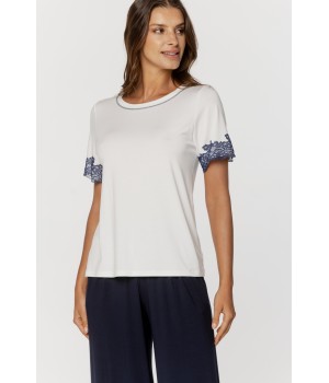 Micromodal pyjama set with short sleeves trimmed in lace and long, flowing trousers 3 - www.coemi-lingerie.com 