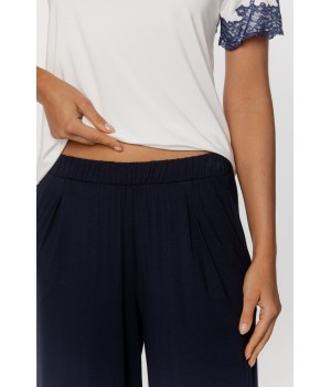 Micromodal pyjama set with short sleeves trimmed in lace and long, flowing trousers 5 - www.coemi-lingerie.com 