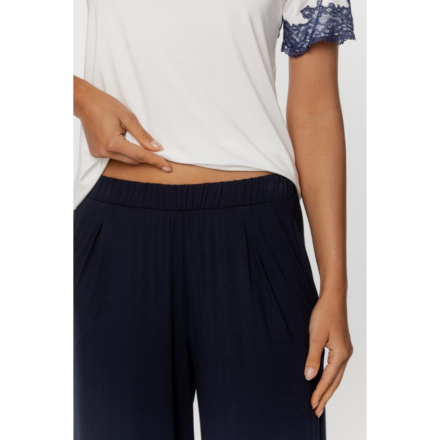 Pyjama-Set aus Mikromodal mit kurzen, spitzenbesetzten Ärmeln und langer, fließender Hose 5 - www.coemi-lingerie.com 