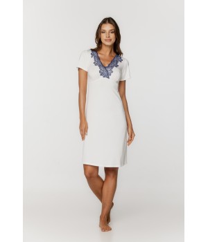 Chemise de nuit en micromodal manches courtes et poitrine ornée de dentelle