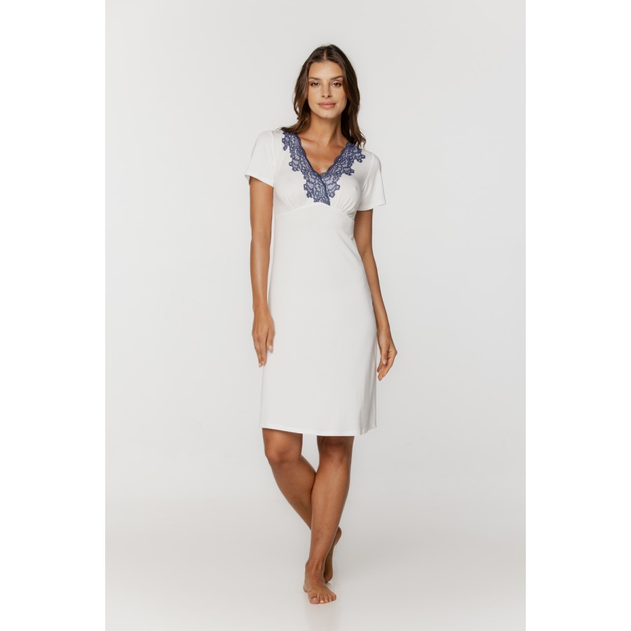 Chemise de nuit en micromodal manches courtes et poitrine ornée de dentelle Chemises de nuit - www.coemi-lingerie.com 