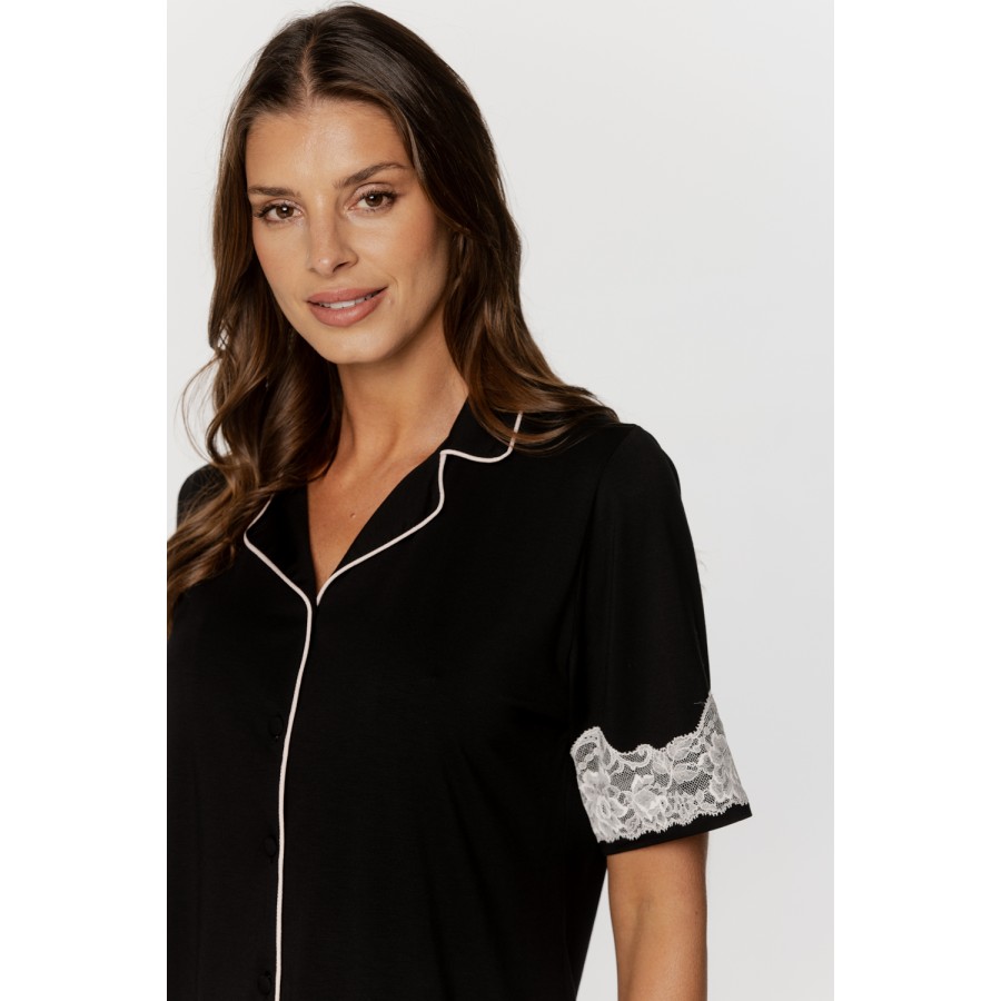Ensemble pyjama en micromodal haut chemisette ourlée de dentalle et pantalon droit Pyjamas - www.coemi-lingerie.com 
