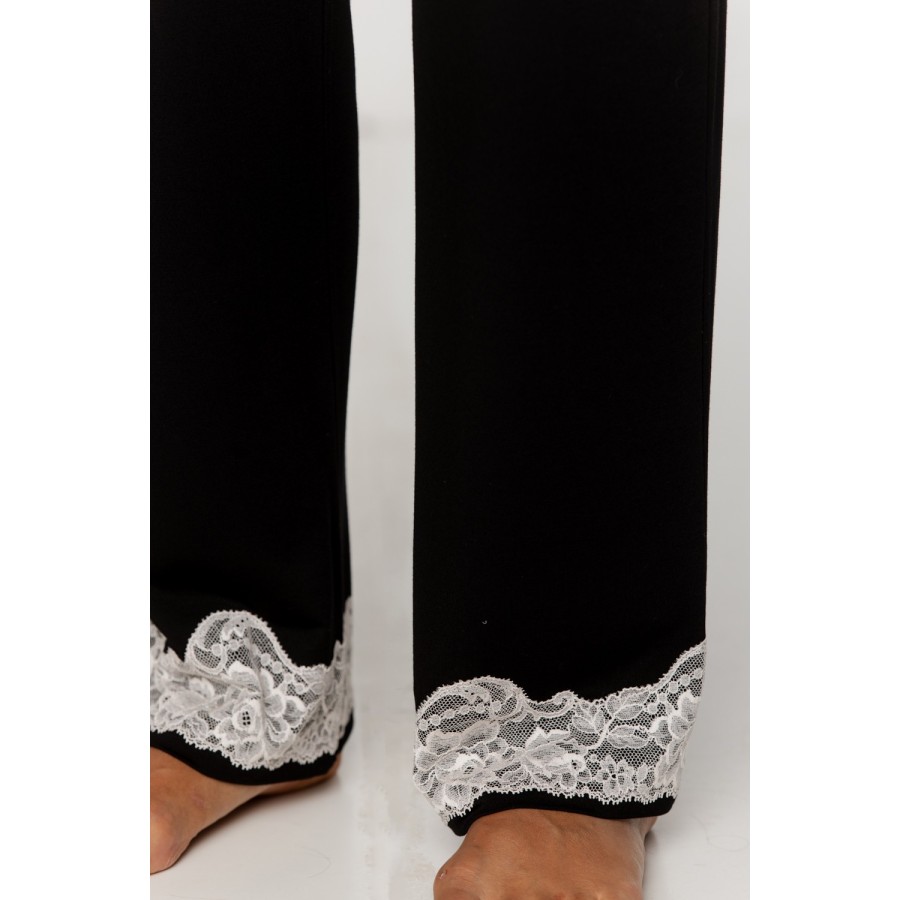 Espalda del pantalón recto de pijama con encaje en el bajo