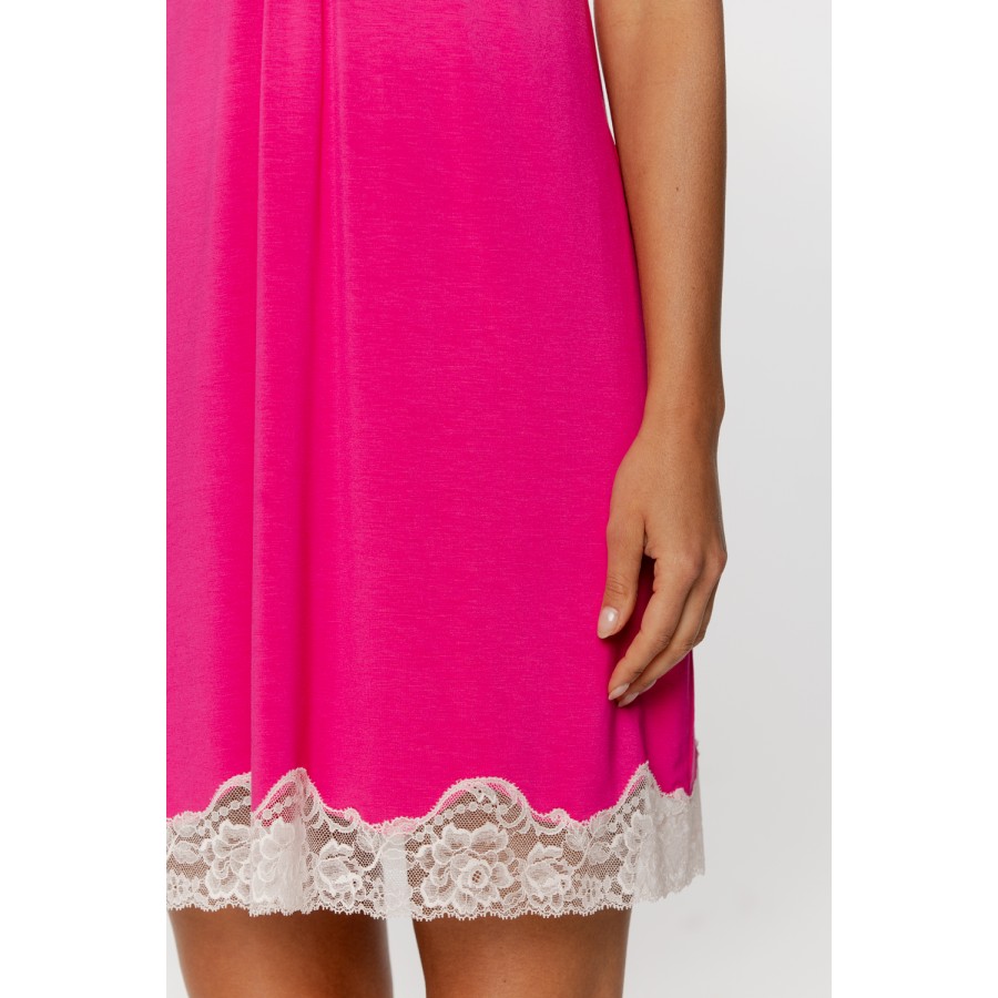 Elegante nuisette en micromodal decolleté en V orné de dentelle et fronce sous la poitrine Nuisettes - www.coemi-lingerie.com 