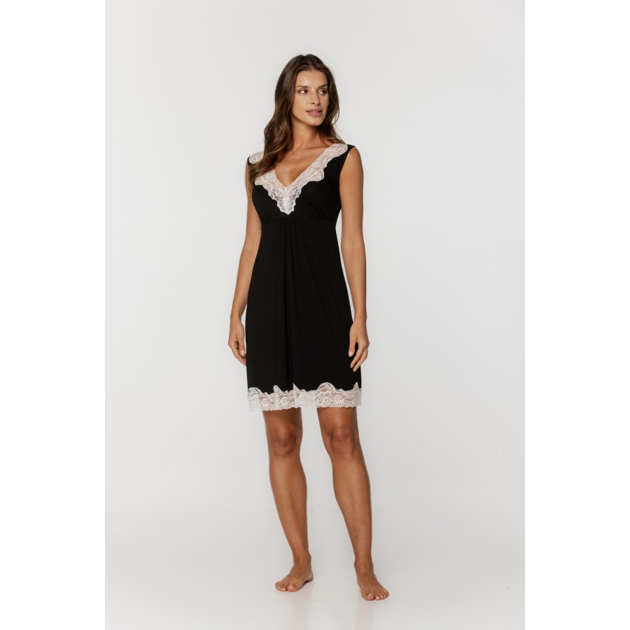 Elegante nuisette en micromodal decolleté en V orné de dentelle et fronce sous la poitrine Nuisettes - www.coemi-lingerie.com 