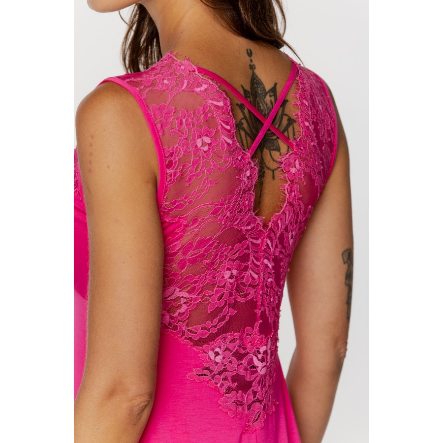 Long micromodal nightdress with short sleeves and lace detailing on the neckline, back and hem. 5 - www.coemi-lingerie.com 