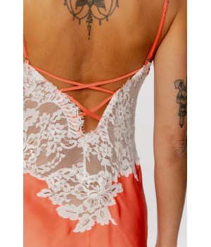 Seidiges Viskos-Nachthemd mit dünnen Trägern und Spitze am Oberteil, am Saum und am Rücken 5 - www.coemi-lingerie.com 