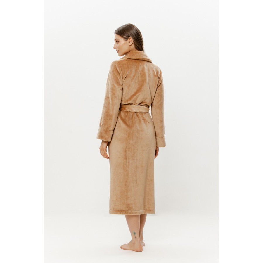Close-up of deep side pocket on maxi velour bathrobe Coemi