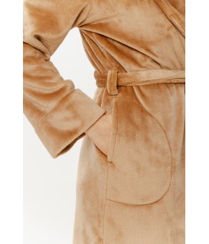 Peignoir maxi col châle COEMI tombé à mi-mollet sur mannequin 175 cm