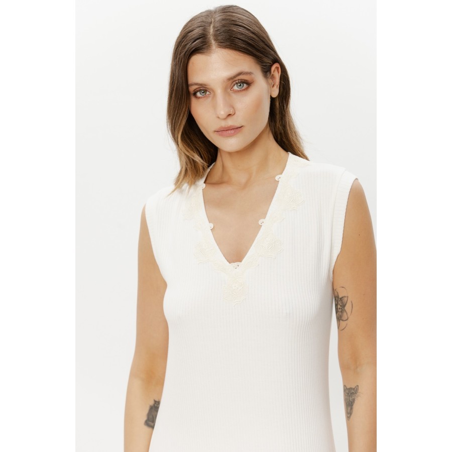 Back view sleeveless viscose nightgown fitted under-bust seam Coemi
