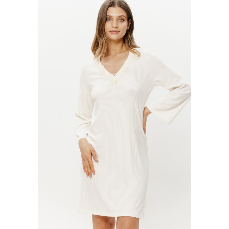 Camisón largo viscosa corte recto cuello V encaje manga larga vista frontal