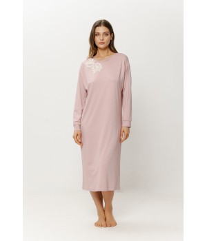 Chemise de nuit longue en viscose ample avec empiècement de dentelle sur le buste, vue de face