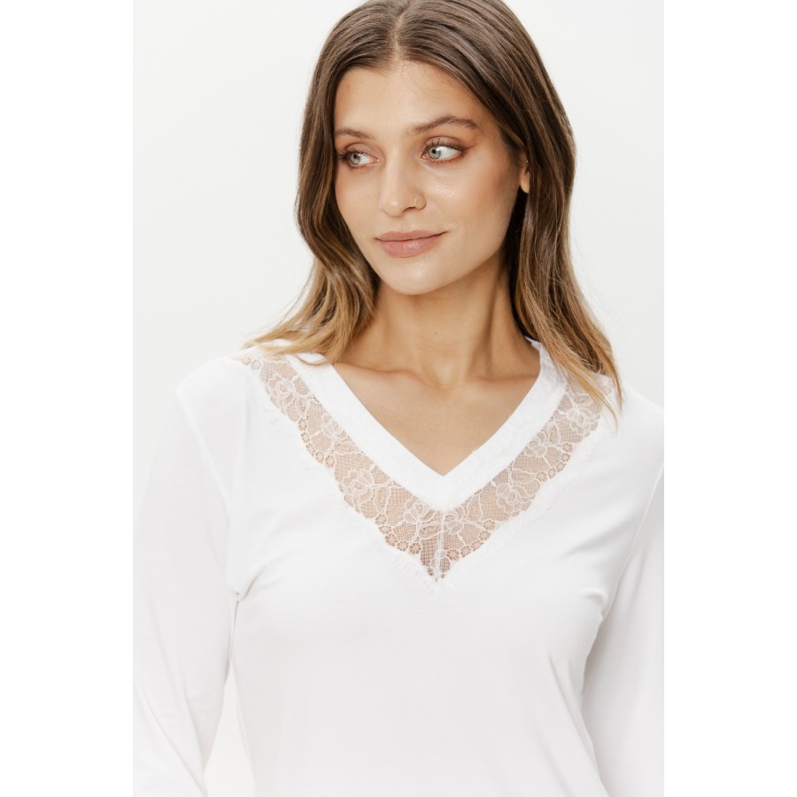Perfil del camisón amplio de micromodal con encaje en el escote