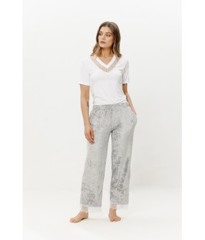 Pantalón pijama viscosa efecto terciopelo largo pirata encaje bajo perneras vista frontal