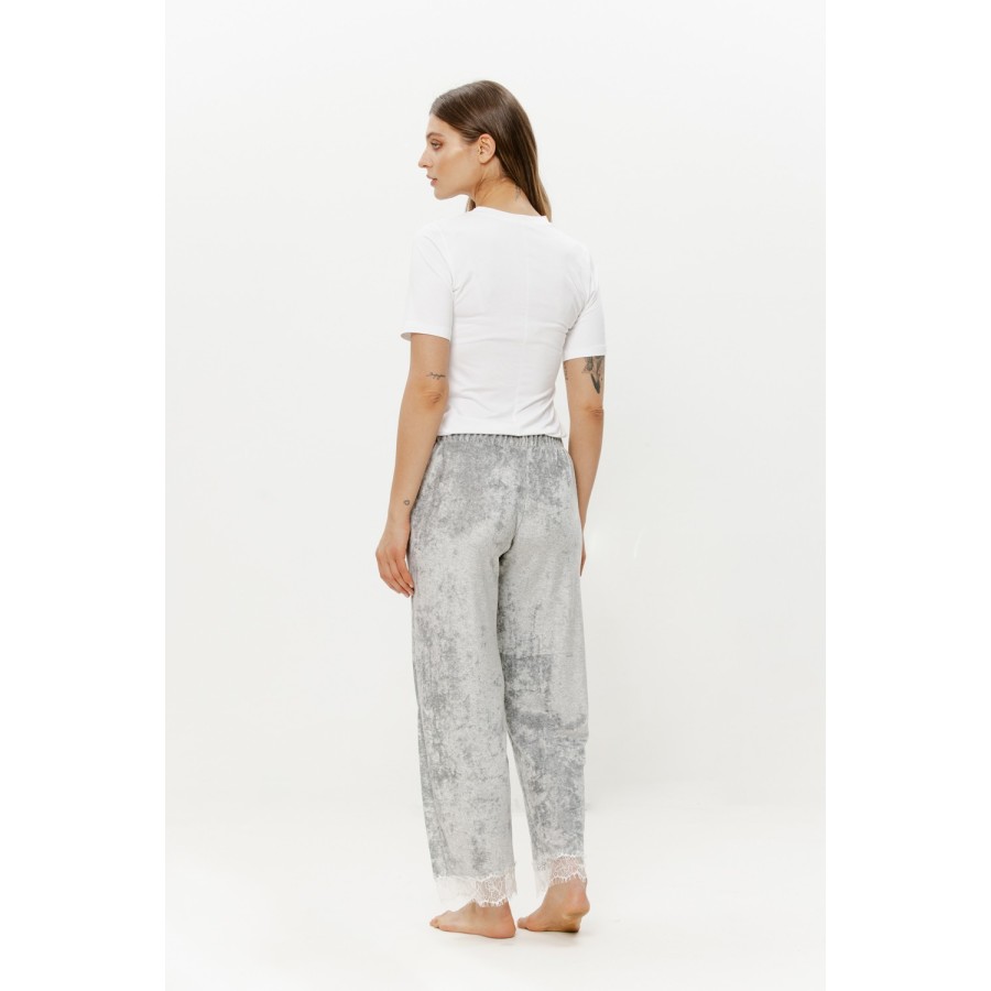 Pyjamahose 3/4 Samtoptik Spitzenbesatz Detail Saum