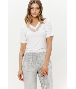 T-Shirt aus Micromodal und Elastan mit V-Ausschnitt und Spitzenbesatz