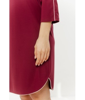 Gros plan col boutonné chemise de nuit gris clair
