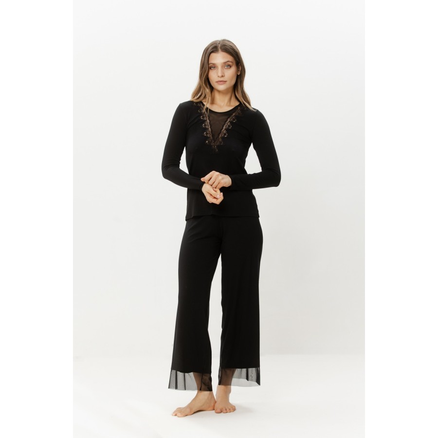 Ensemble pyjama micromodal noir, haut ajusté à dentelle et tulle, pantalon droit, vue de face