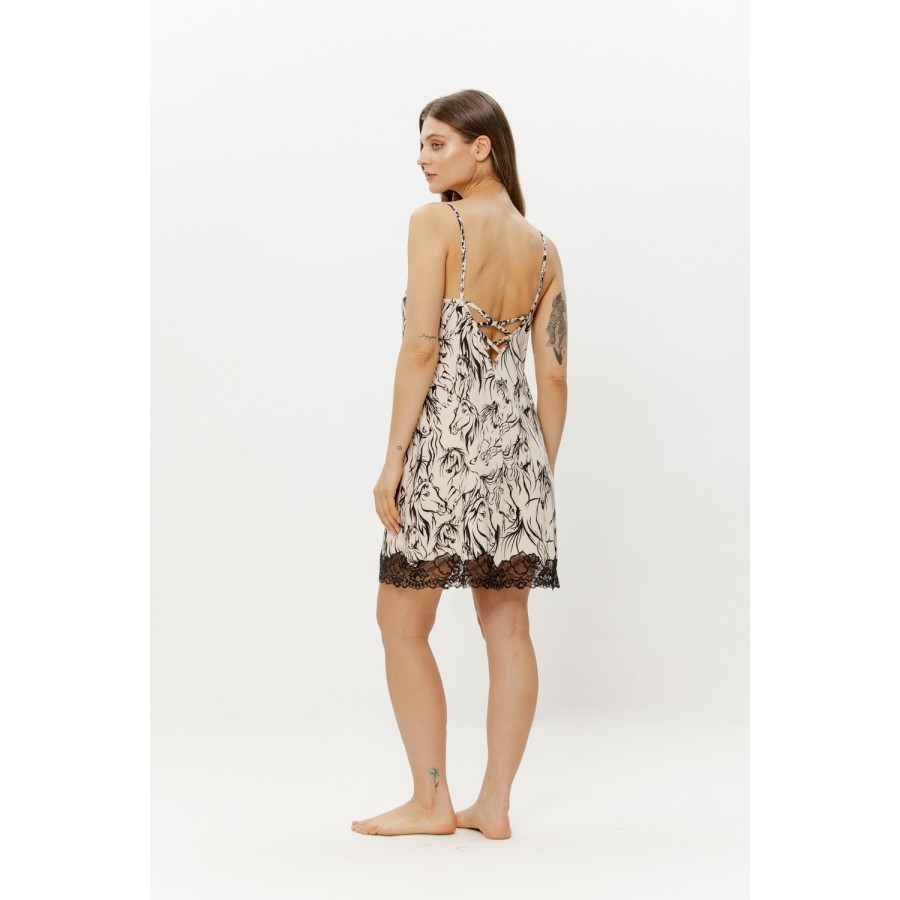 Tirante ajustable y lazada trasera del camisón de viscosa