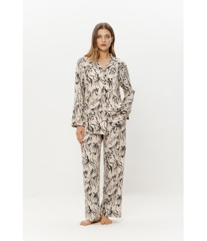 Pyjama viscose motif cheval, chemise manches longues et pantalon fluide, porté en taille S