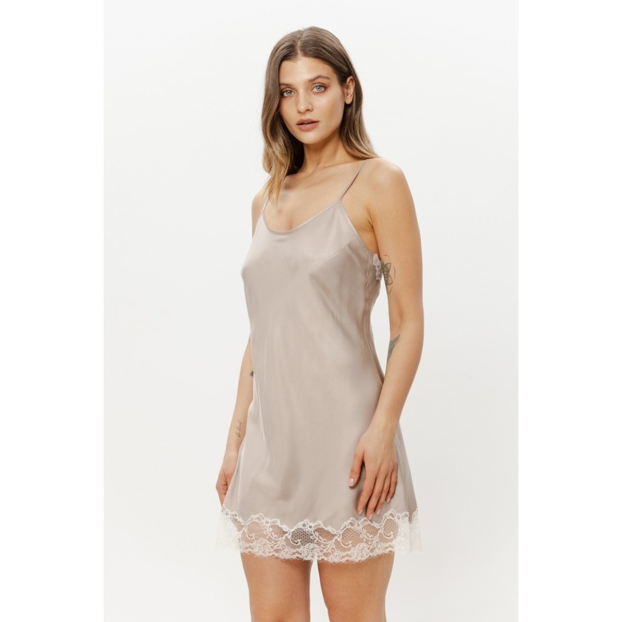Side view fitted nightie with lace hem trim