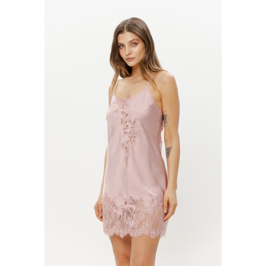 Satin-Negligé Beige mit Spaghettiträgern und Spitzendetail an der Brust