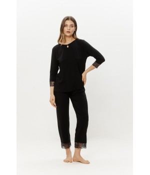 Ensemble pyjama micromodal noir dentelle manches 3/4 et pantalon 3/4 vu de face