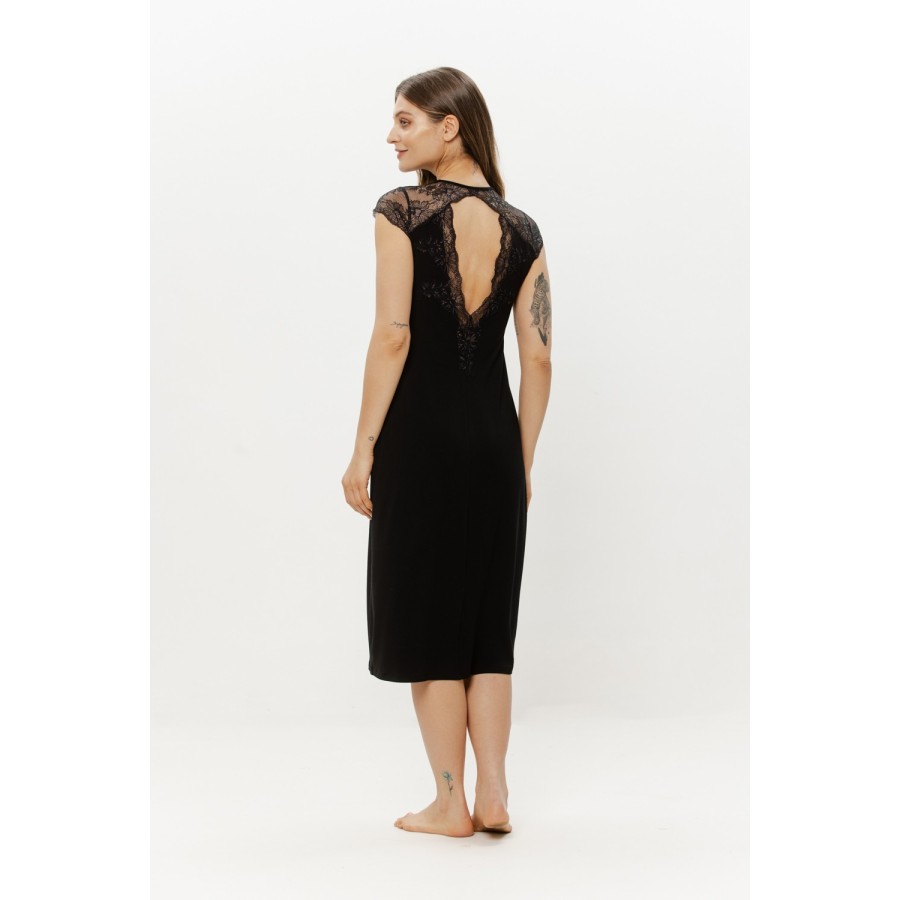 Détail dentelle décolleté chemise de nuit micromodal